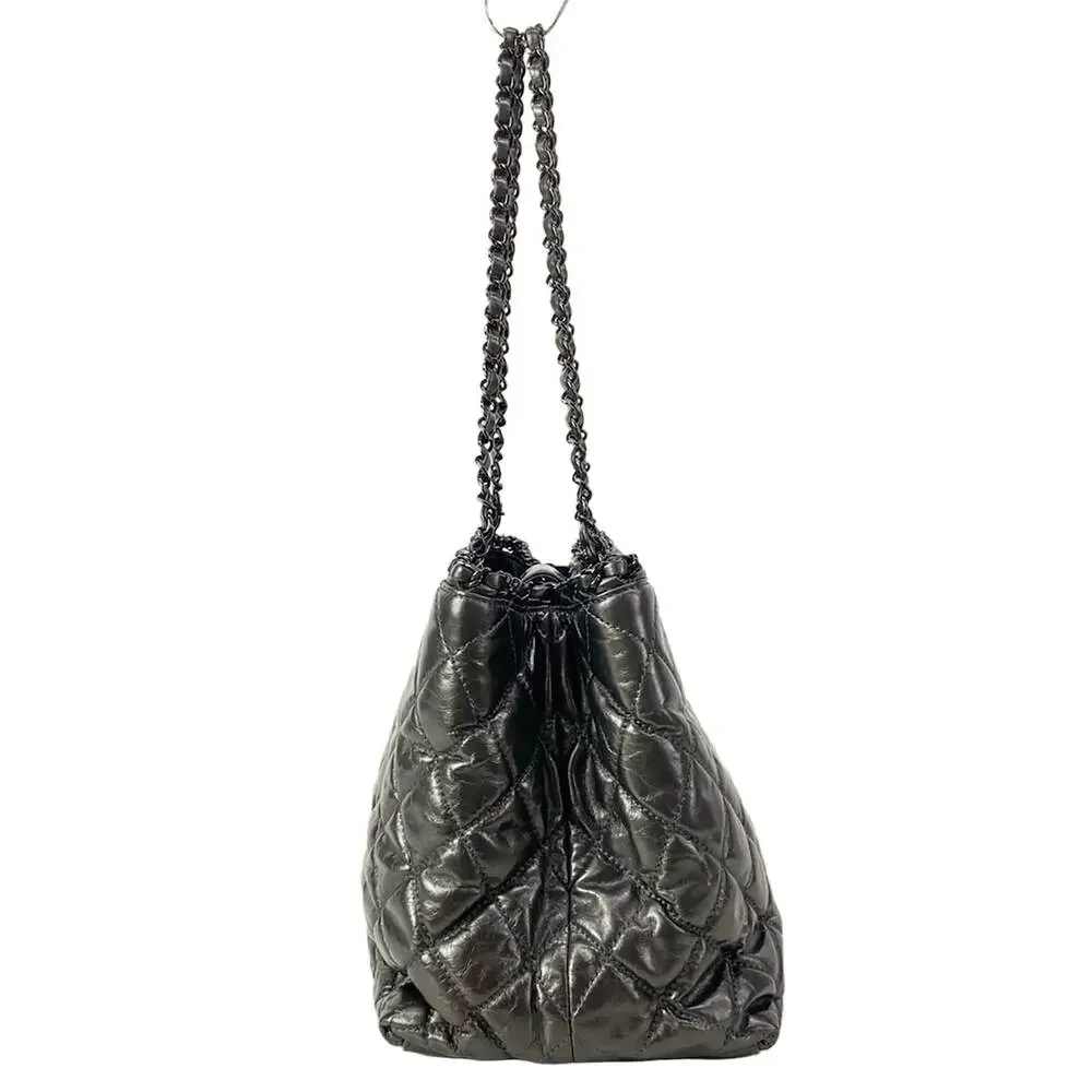 CHANEL chain me